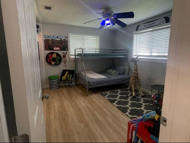 Building Photo - 6500 SW 4th St