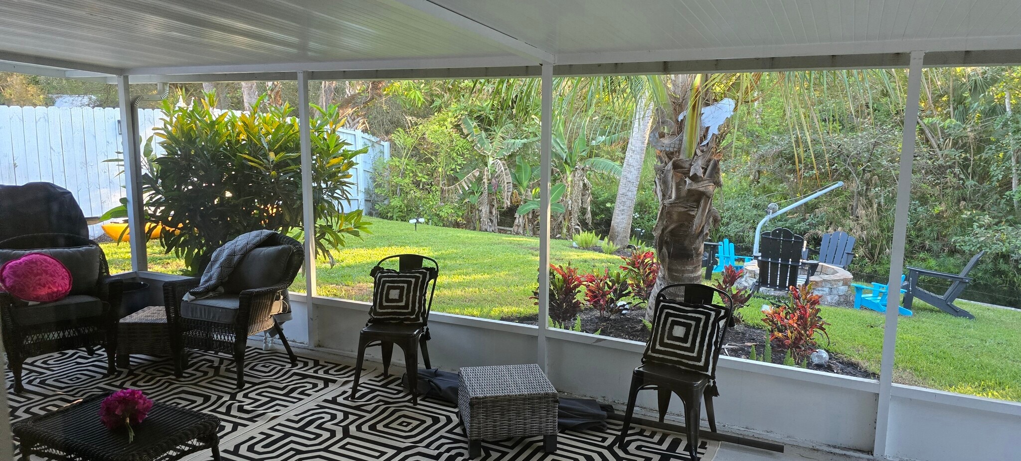 Building Photo - 27105 Center Ave