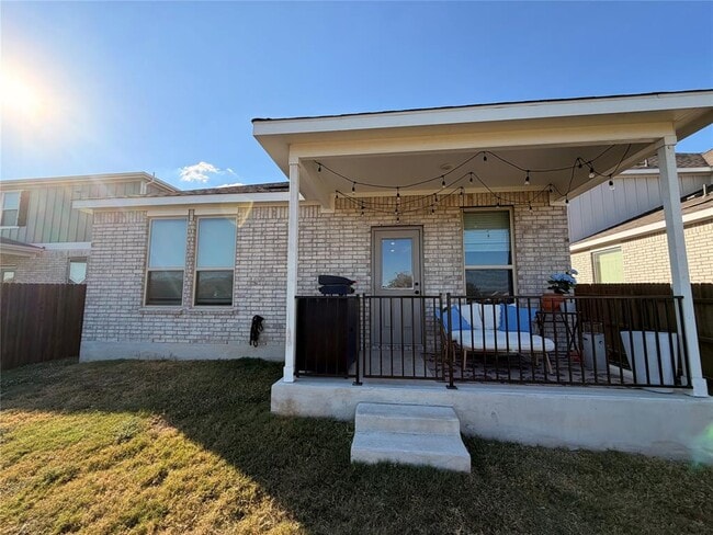 Building Photo - 112 Bennington Dr