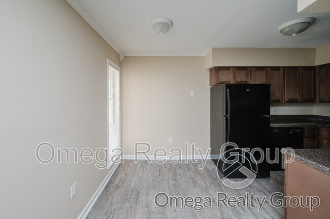 Building Photo - 4724 S Court St