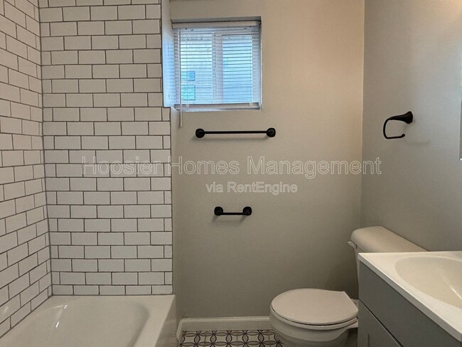 Building Photo - 1338 Barth Ave