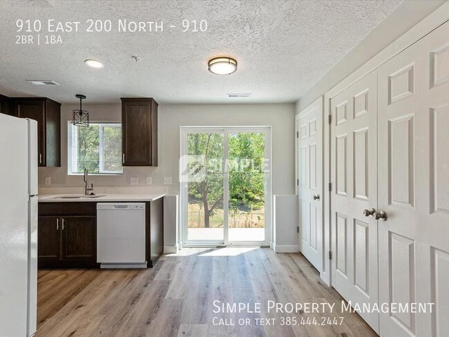 Building Photo - 910 E 200 N