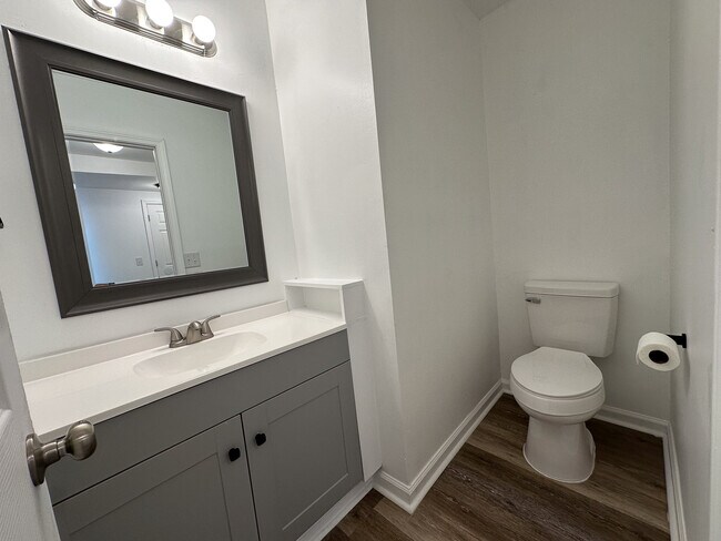 Building Photo - 4933 Lailwood Cir