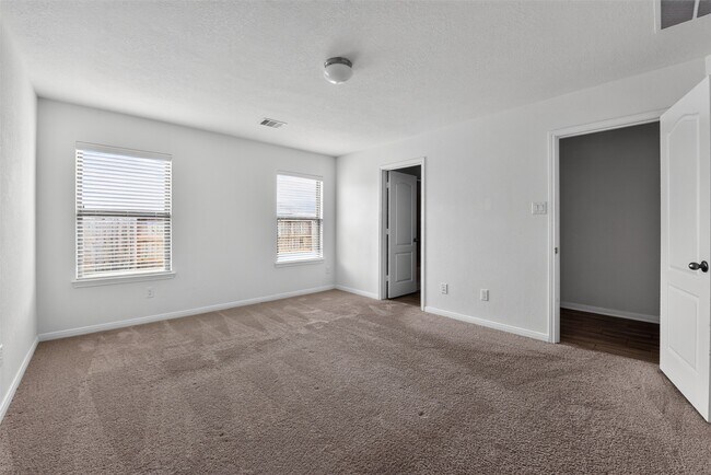 Building Photo - 6014 Wakanda Ln