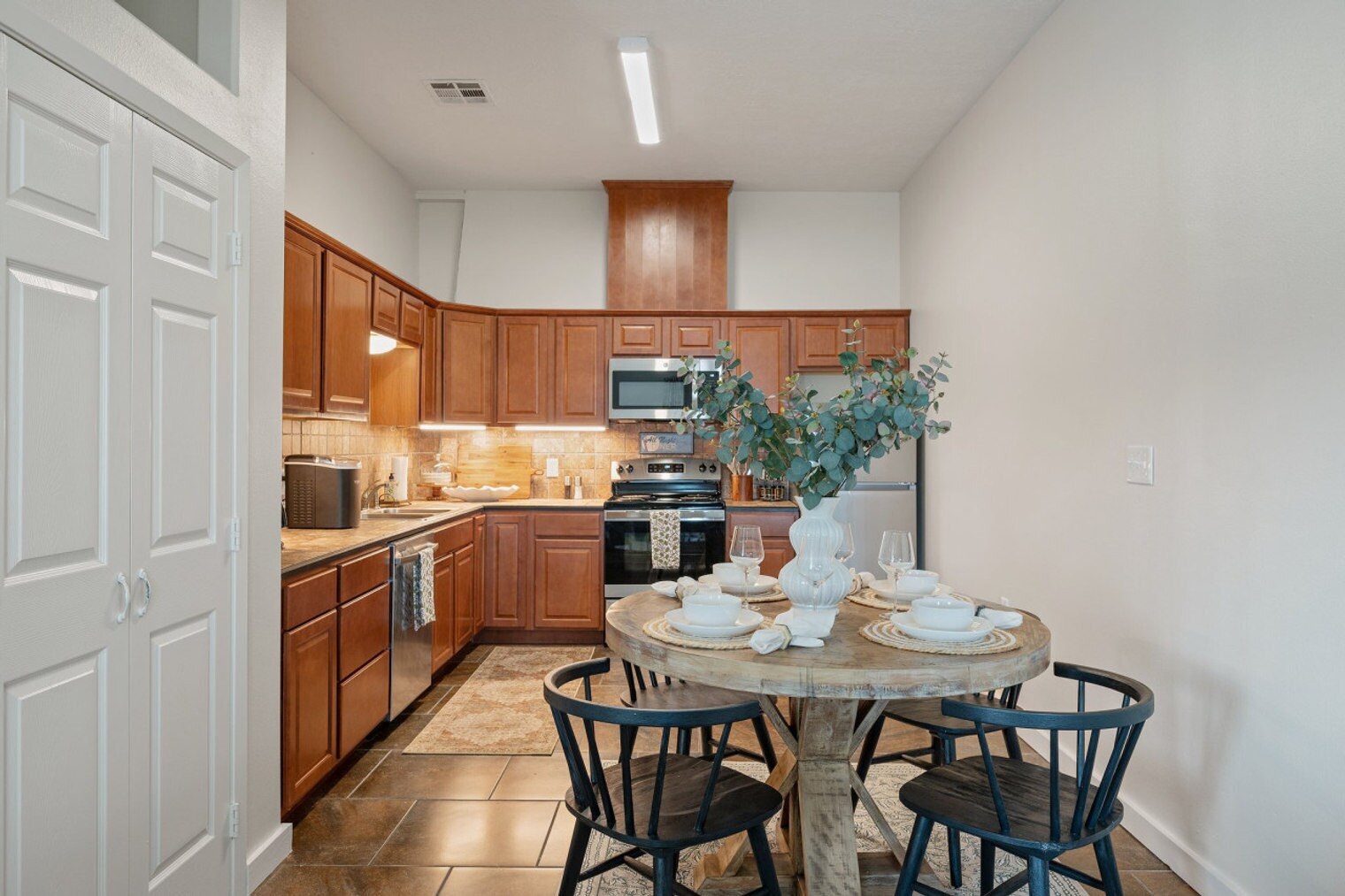 Building Photo - 6166 Imperial Loop Dr