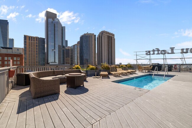 Building Photo - 915 Franklin St