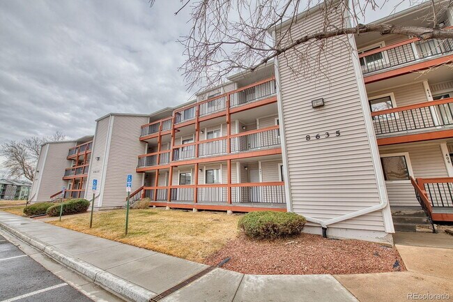 Building Photo - 8635 Clay St