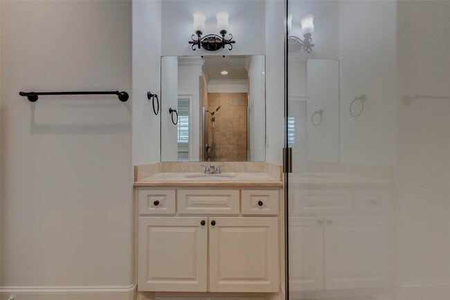 Building Photo - 5410 Valerie St