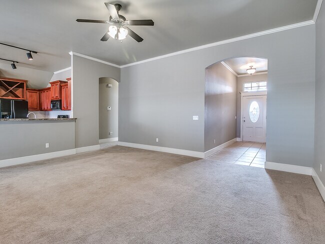 Building Photo - Beautiful 4 + Bedroom Home in Settlers Cro...