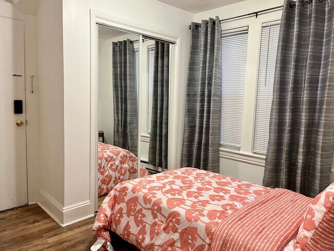 Building Photo - Brooklawn