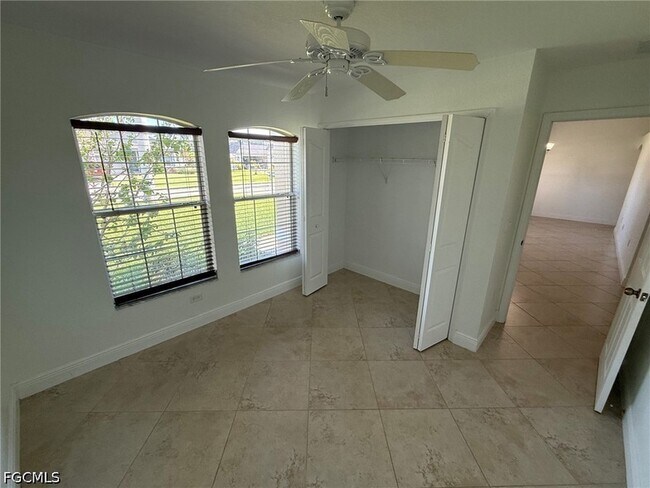 Building Photo - 1306 SW 35th Terrace