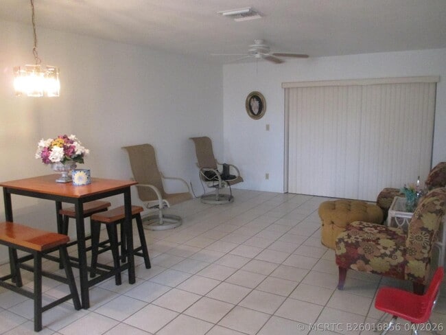 Building Photo - 2951 Ashley Dr W
