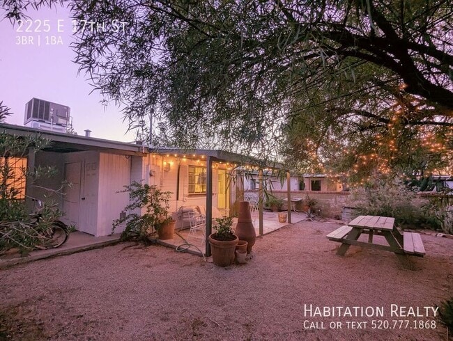 Building Photo - 2225 E 17th St