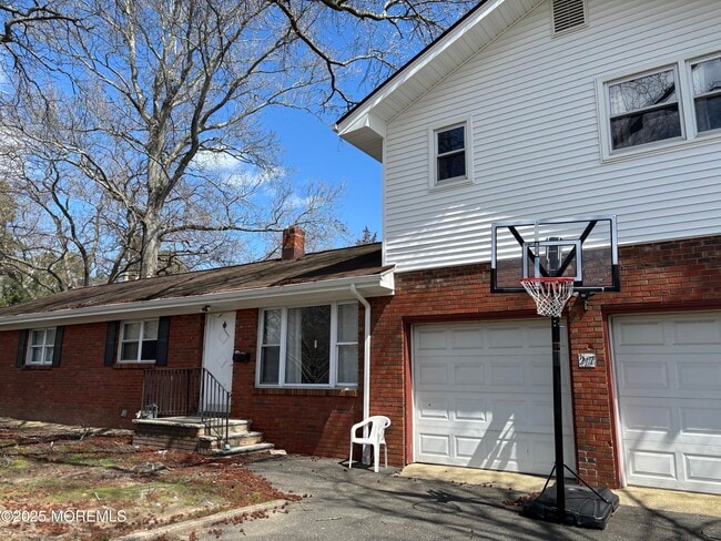 Building Photo - 217 Elmwood Rd