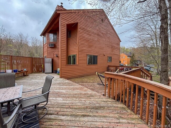 Building Photo - 12 Edelweiss Dr