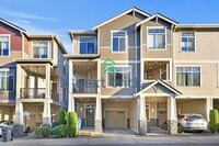 Building Photo - Charming 3-Bed, 2.5-Bath Haven with 1997 Sq Ft in Renton, WA!