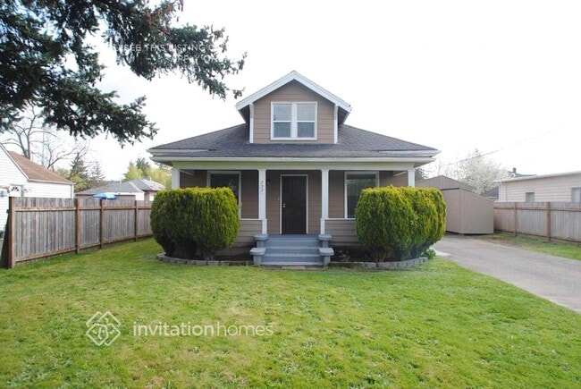 Building Photo - 732 5th Ave N