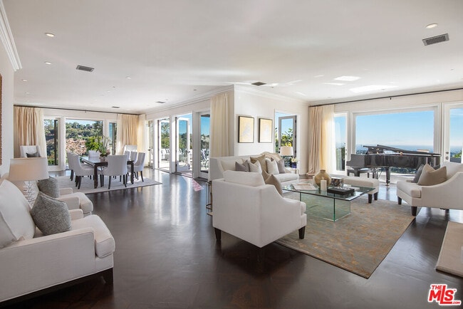 Building Photo - 980 Stradella Rd