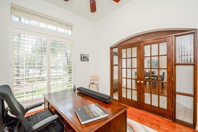 Building Photo - 14 Guinevere Pl