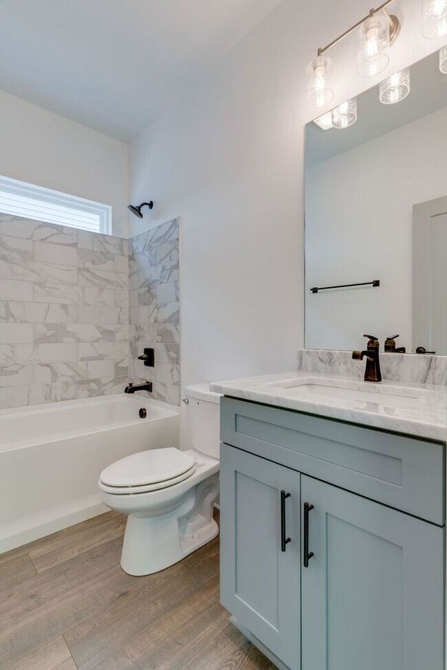 Building Photo - Beautiful Newer Build in Madison!