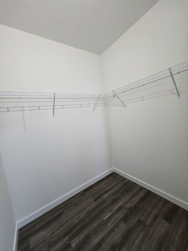 Building Photo - Eagle Trace Townhomes | 3BR/3.5BA | 2.3 Miles to UF– New Construction