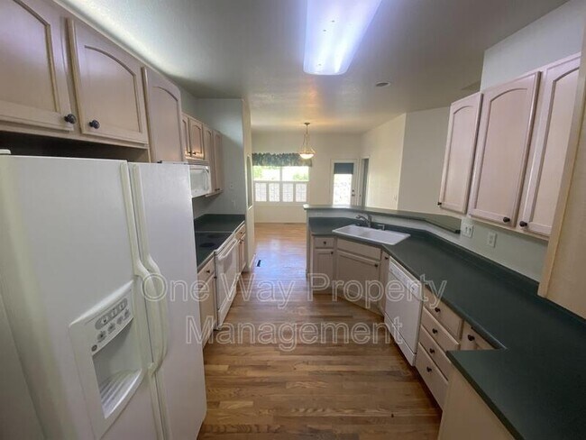Building Photo - 5259 W 9th St Dr
