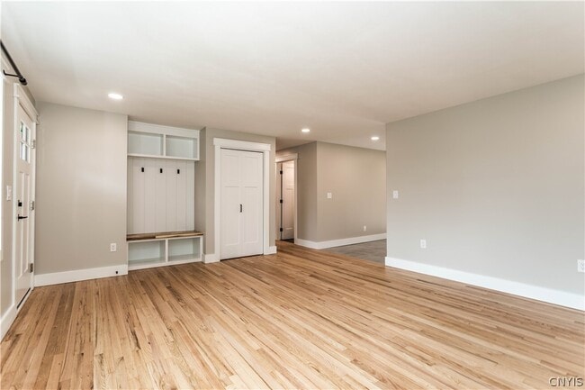 Building Photo - 87 Brown St