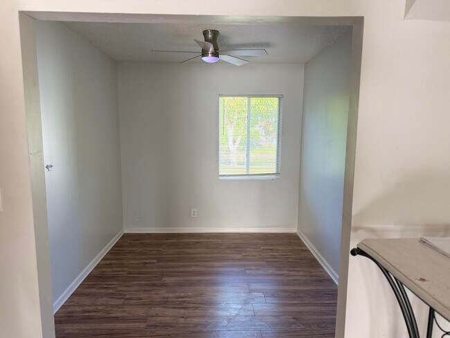 Building Photo - 1240 SW 73rd Ave