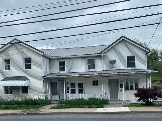 Primary Photo - 192 Parsonage St
