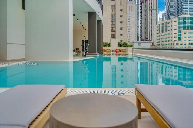 Building Photo - 225 N Miami Ave