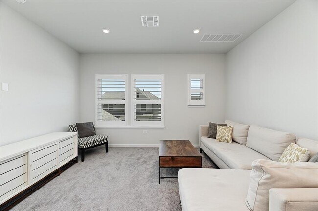 Building Photo - 5820 Harper Park Dr