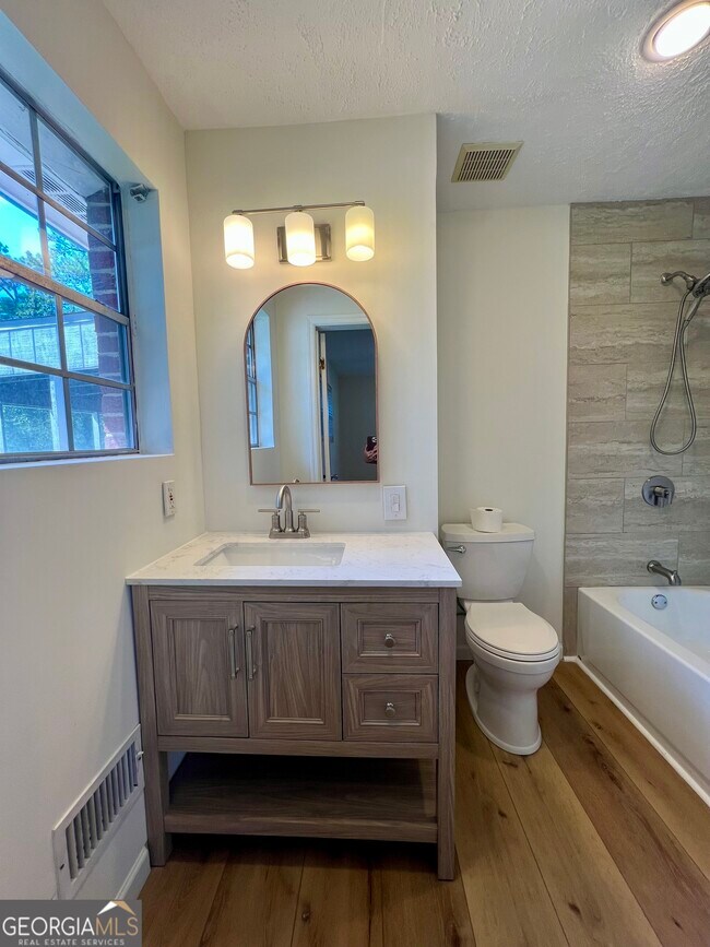 Building Photo - 6695 Courtney Dr