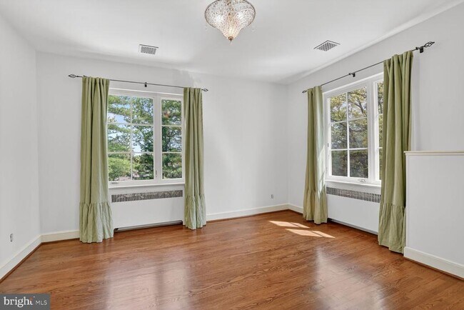 Building Photo - 5553 Little Falls Rd