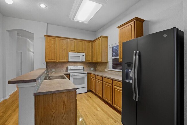 Building Photo - 7907 Rosebriar Ln