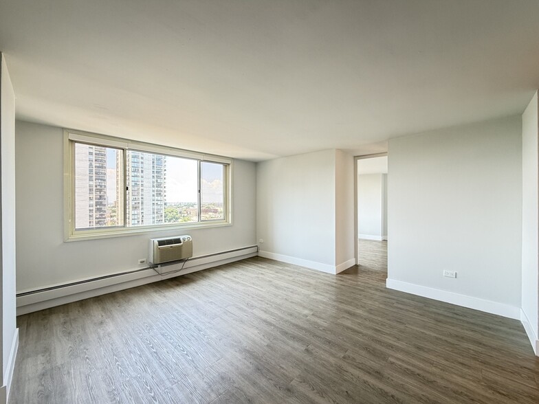 Building Photo - 1442 N Dearborn St
