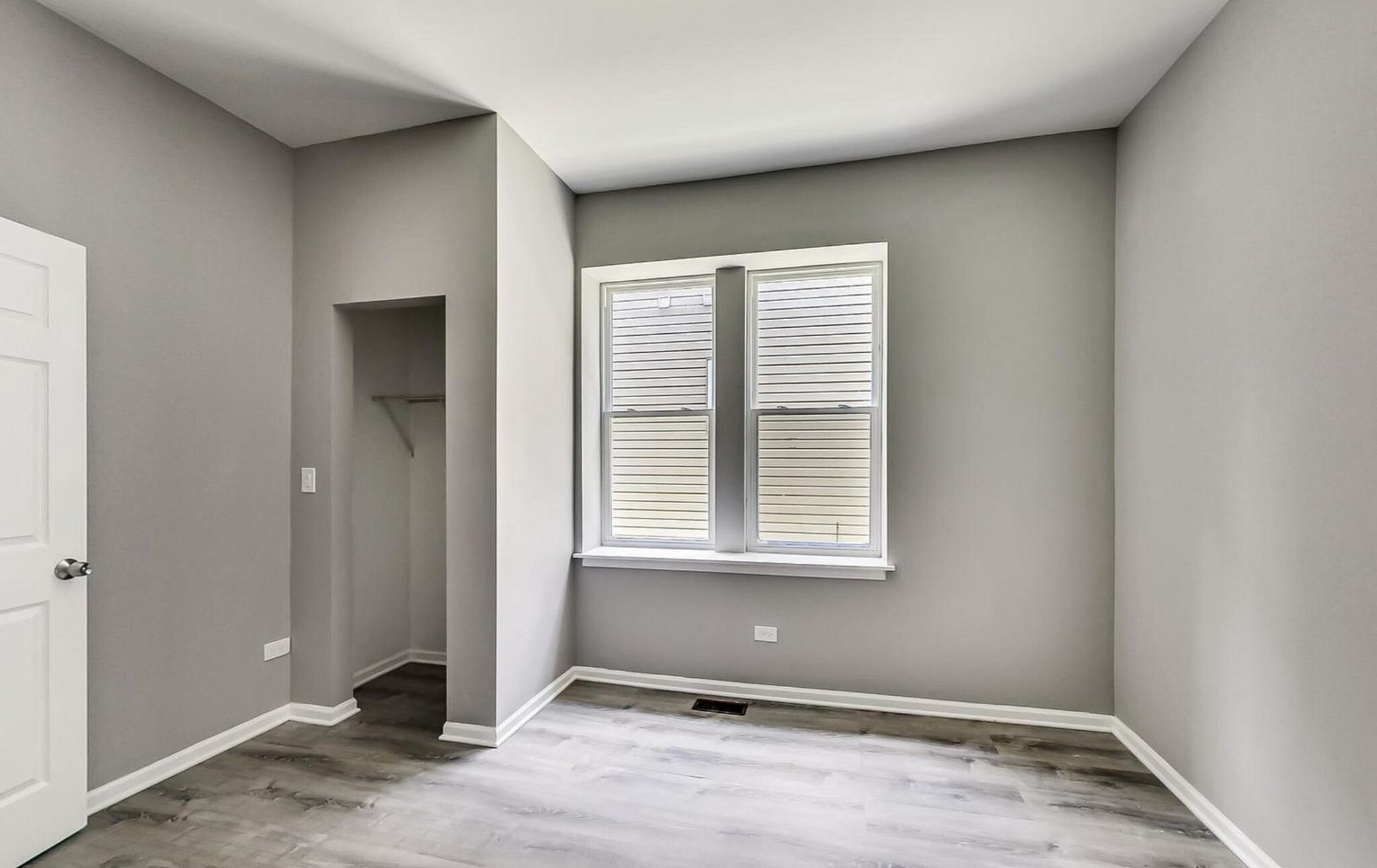 Building Photo - 3829 W Maypole Ave