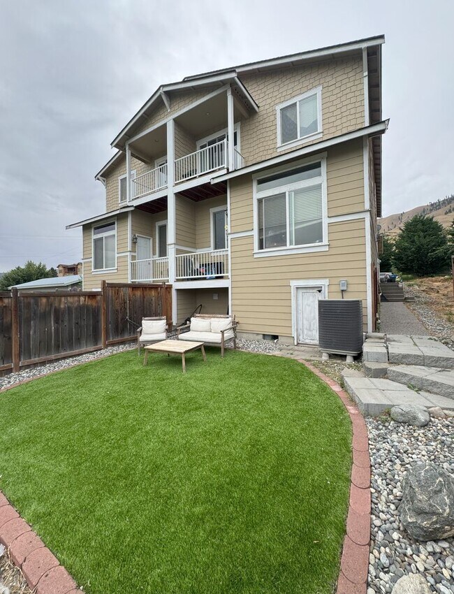Building Photo - 101 A Nelmida Ln