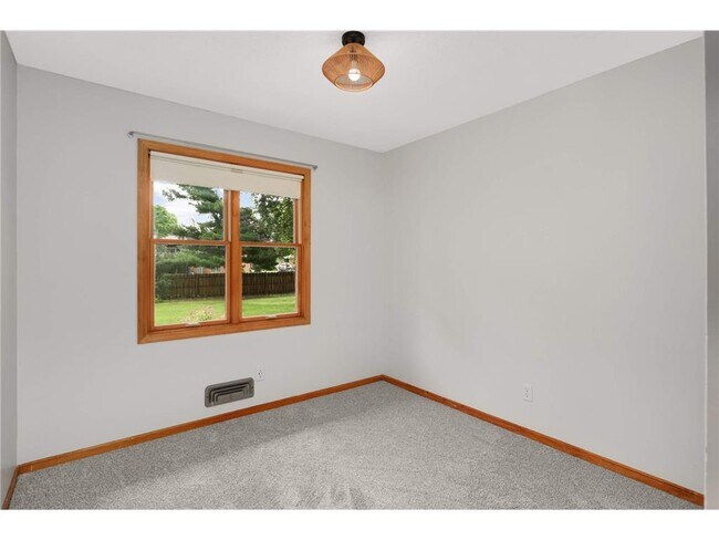 Building Photo - 14682 Dominica Ct