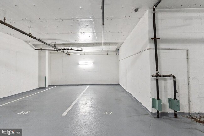 Building Photo - 4808 Moorland Ln
