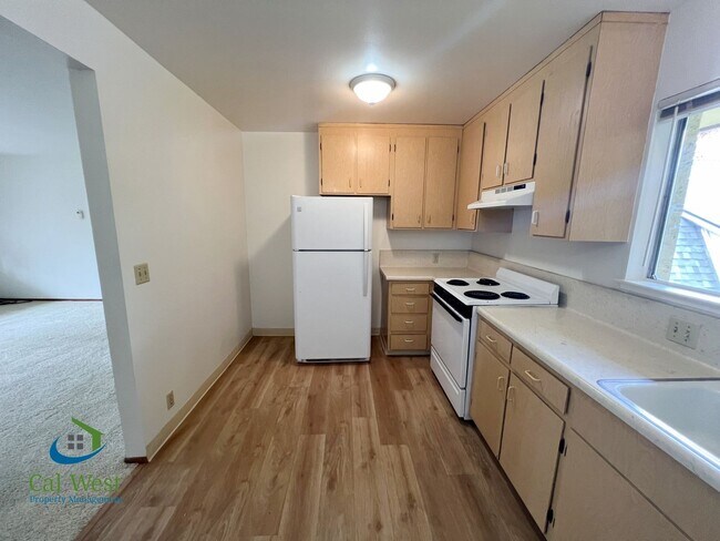Building Photo - $2,095 - One Bedroom One Bath Apartment - ...