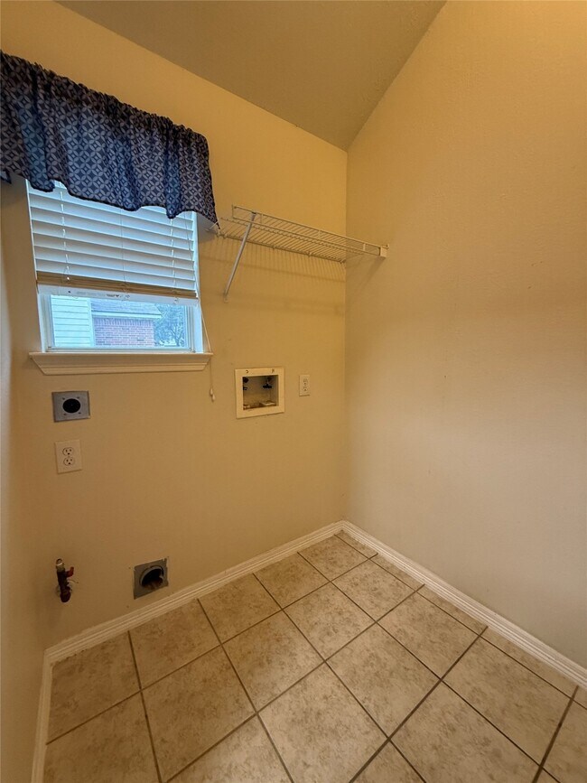 Building Photo - 6311 Rumford Ln