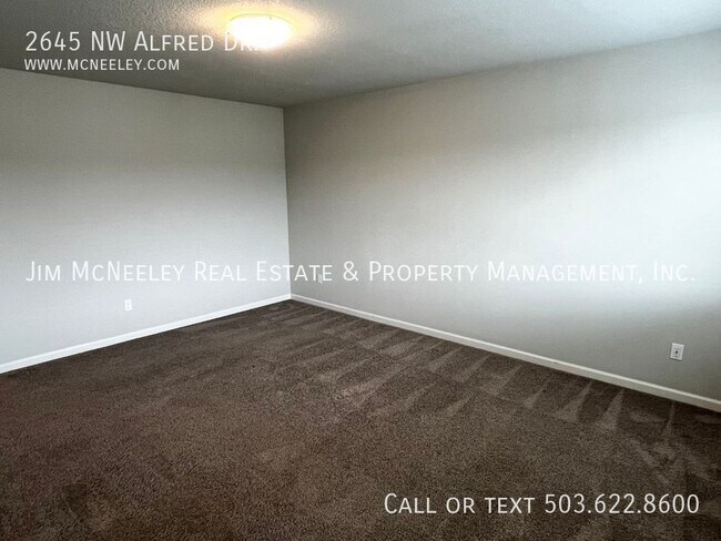 Building Photo - 2645 Alfred Dr