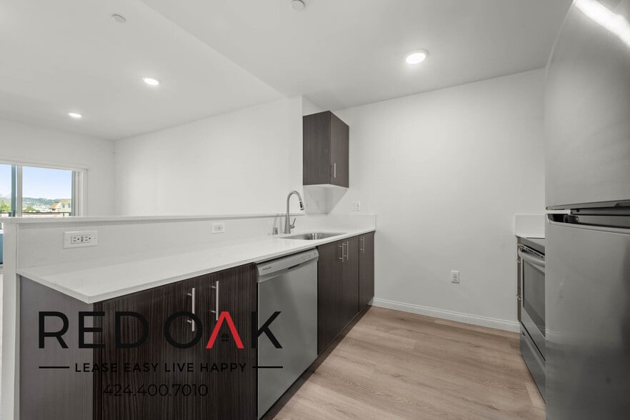 Building Photo - 218 S. Occidental-208