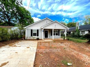 Building Photo - 2546 Hemphill St