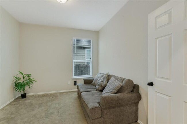 Building Photo - 7932 Gato Ln