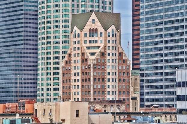 Building Photo - 215 W 7th St