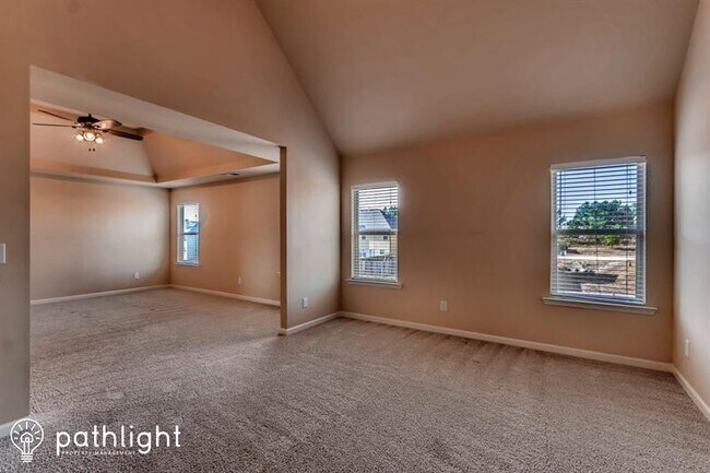 Building Photo - 135 Lindsey Terrace