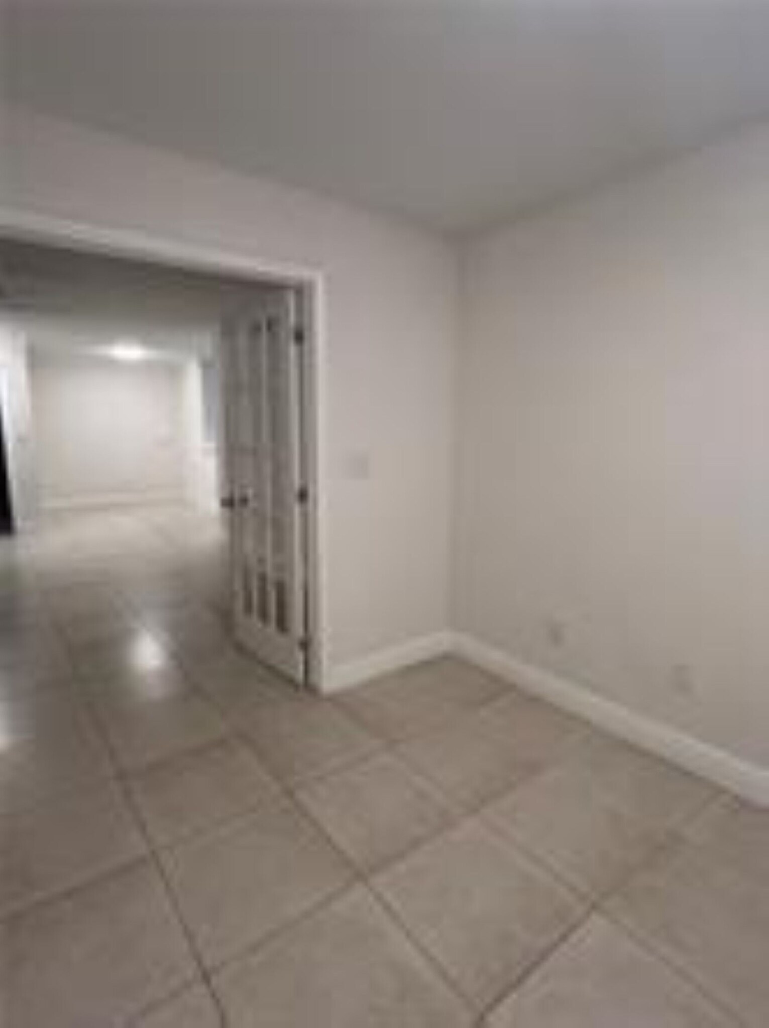 Building Photo - 2880 N Oakland Forest Dr