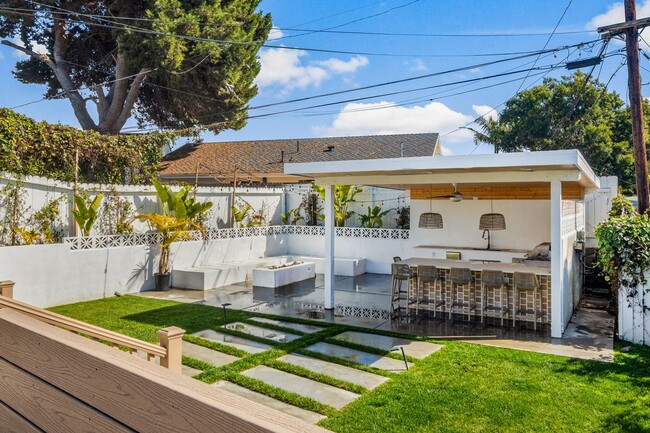 Building Photo - 131 W Avenida Cordoba
