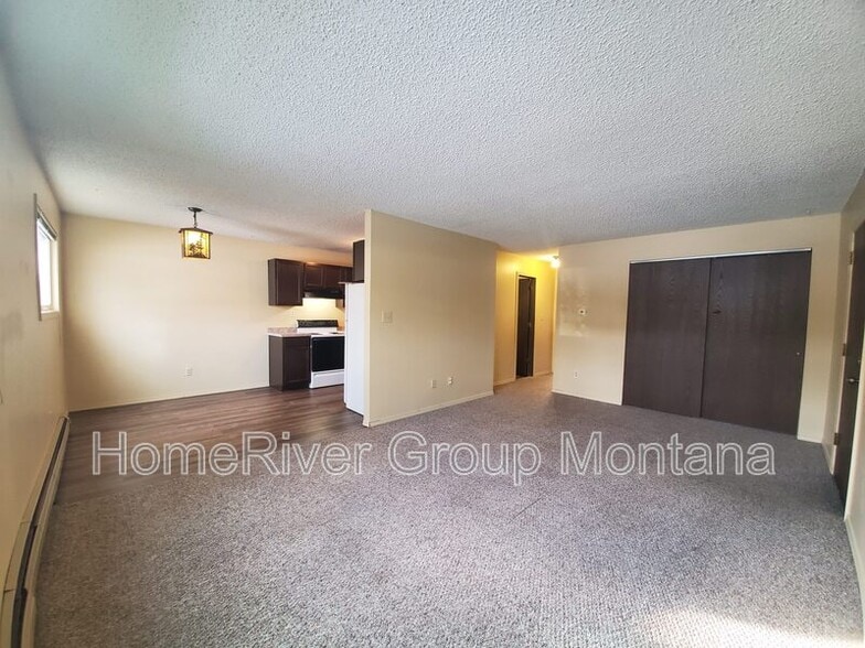 Building Photo - 911 Pattee Creek Dr